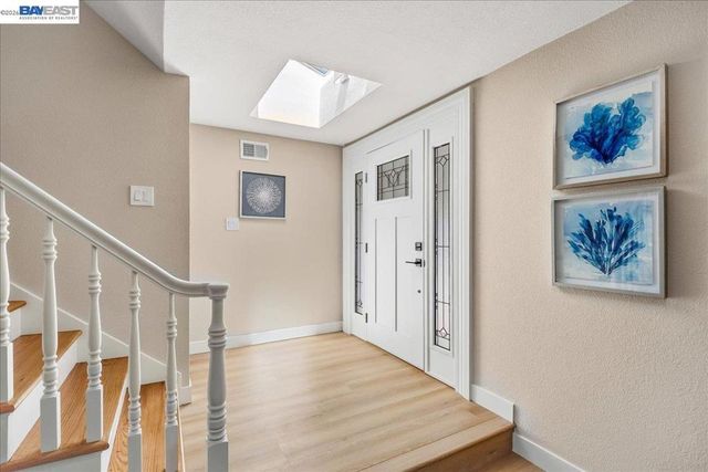 5613 Abington Ct, Newark, CA 94560