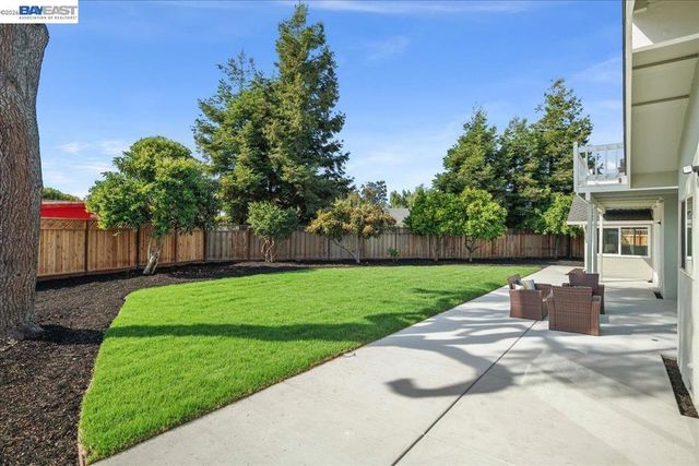 5613 Abington Ct, Newark, CA 94560