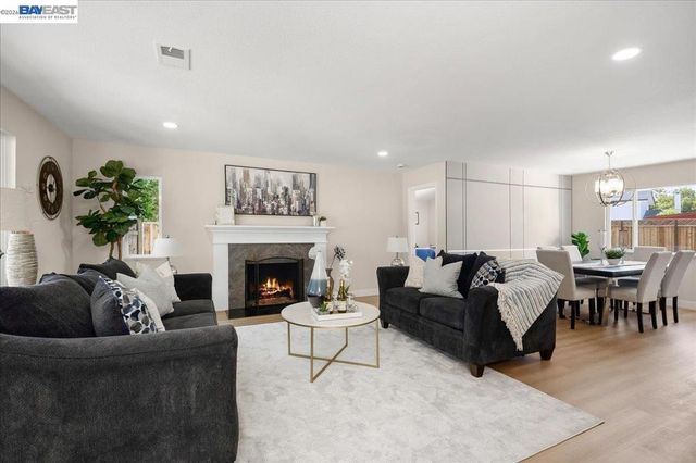 5613 Abington Ct, Newark, CA 94560