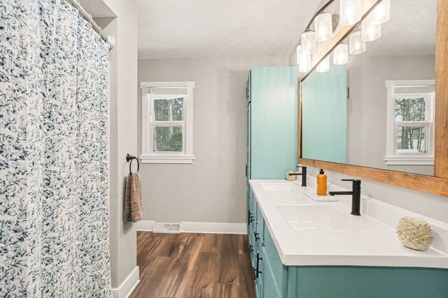 1187 Yorkshire Drive, Norton Shores City, MI 49441