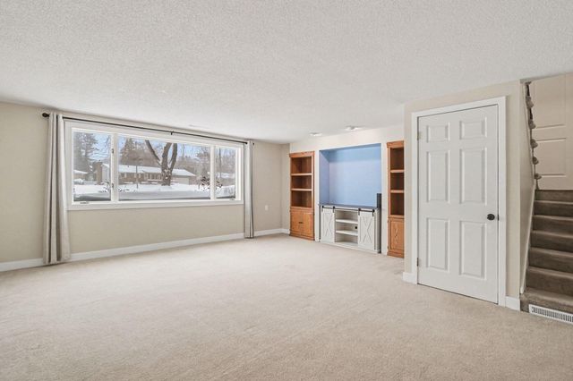 1187 Yorkshire Drive, Norton Shores City, MI 49441