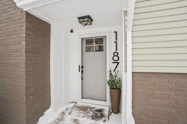 1187 Yorkshire Drive, Norton Shores City, MI 49441