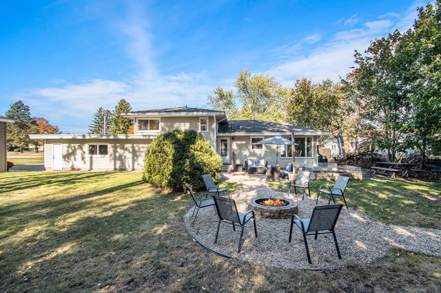 1187 Yorkshire Drive, Norton Shores City, MI 49441