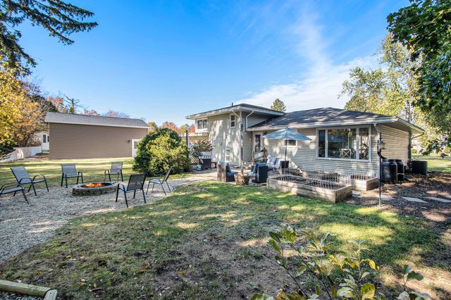 1187 Yorkshire Drive, Norton Shores City, MI 49441