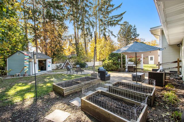 1187 Yorkshire Drive, Norton Shores City, MI 49441