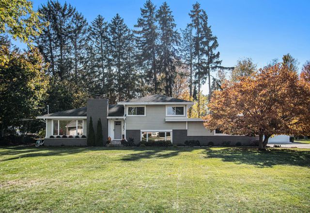 1187 Yorkshire Drive, Norton Shores City, MI 49441