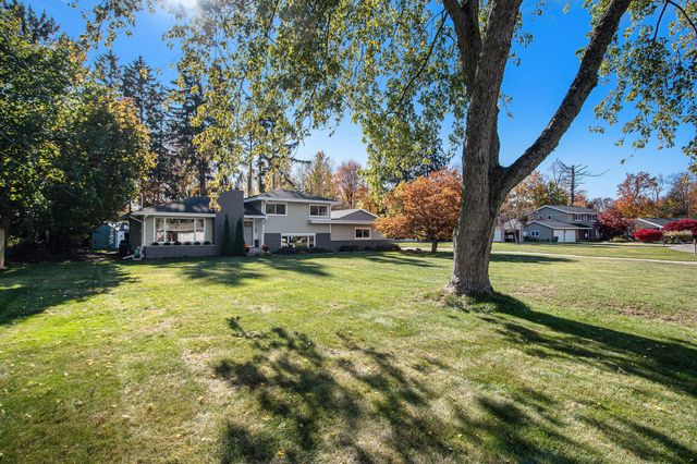 1187 Yorkshire Drive, Norton Shores City, MI 49441