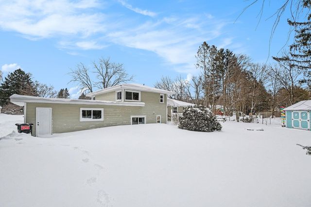 1187 Yorkshire Drive, Norton Shores City, MI 49441