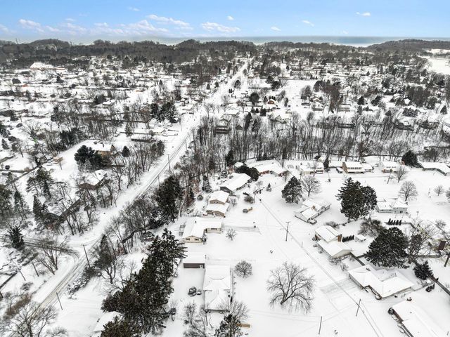 1187 Yorkshire Drive, Norton Shores City, MI 49441