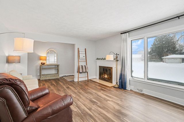 1187 Yorkshire Drive, Norton Shores City, MI 49441