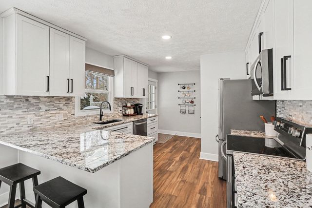 1187 Yorkshire Drive, Norton Shores City, MI 49441