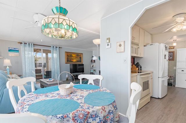 511 CRAMPTON LANE, North Fort Myers, FL 33903