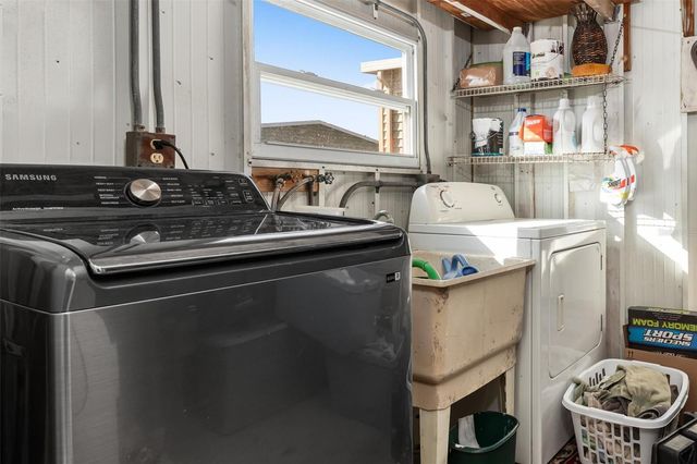 511 CRAMPTON LANE, North Fort Myers, FL 33903