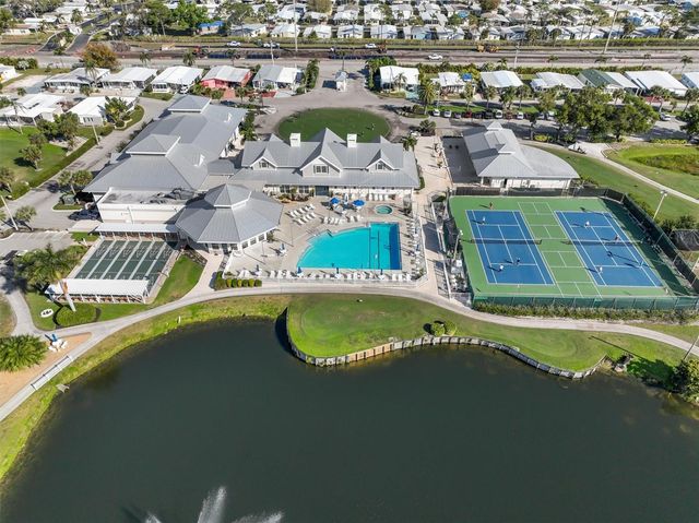 511 CRAMPTON LANE, North Fort Myers, FL 33903