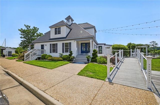 114 Bluff TER, Newport News, VA 23602