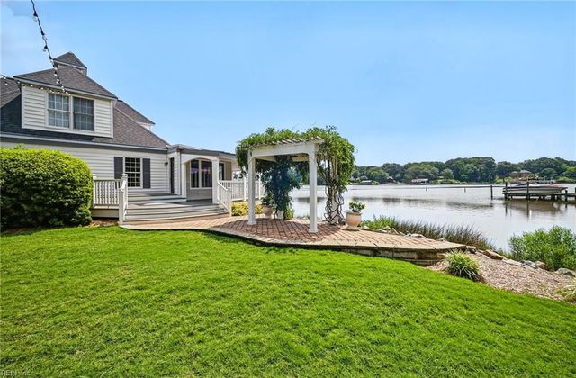 114 Bluff TER, Newport News, VA 23602