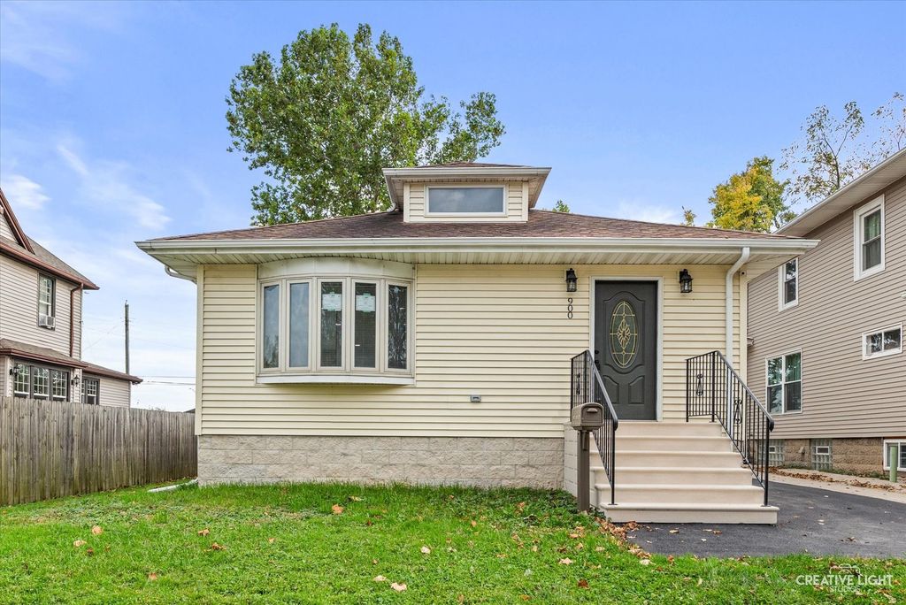 900 Cochrane Avenue, Joliet, IL 60436 — exterior