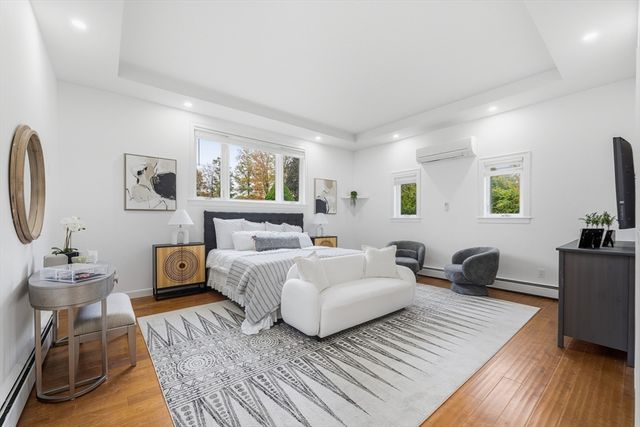 6 Lynbrook Rd, Southborough, MA 01772