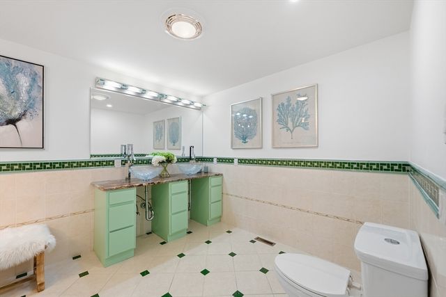 6 Lynbrook Rd, Southborough, MA 01772