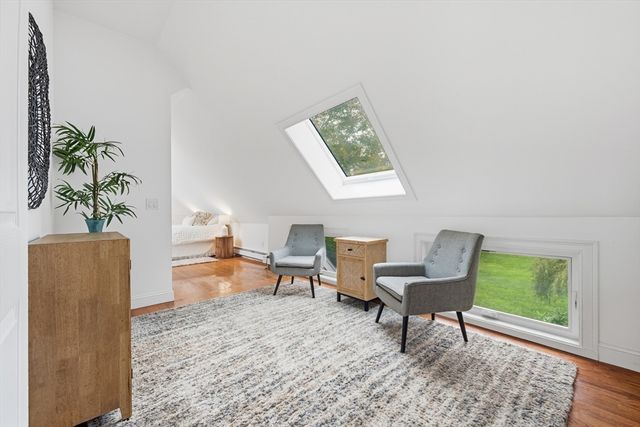 6 Lynbrook Rd, Southborough, MA 01772