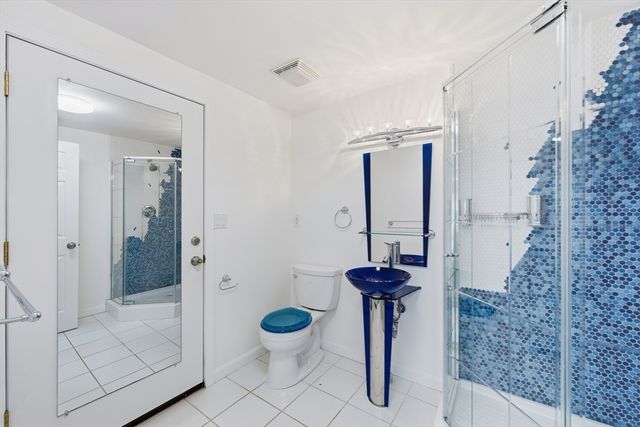 6 Lynbrook Rd, Southborough, MA 01772