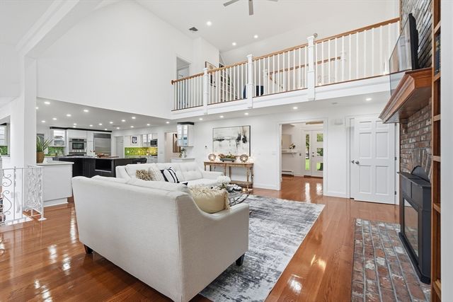 6 Lynbrook Rd, Southborough, MA 01772