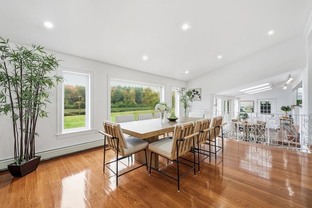 6 Lynbrook Rd, Southborough, MA 01772