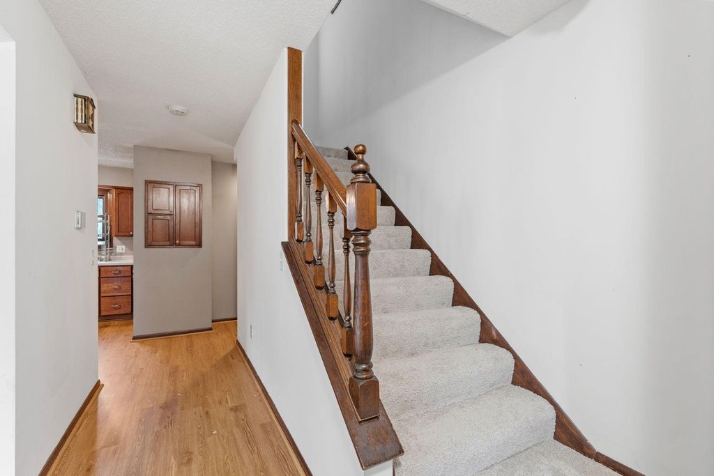 8032 Vincent Circle N, Brooklyn Park, MN 55444 — photo 4