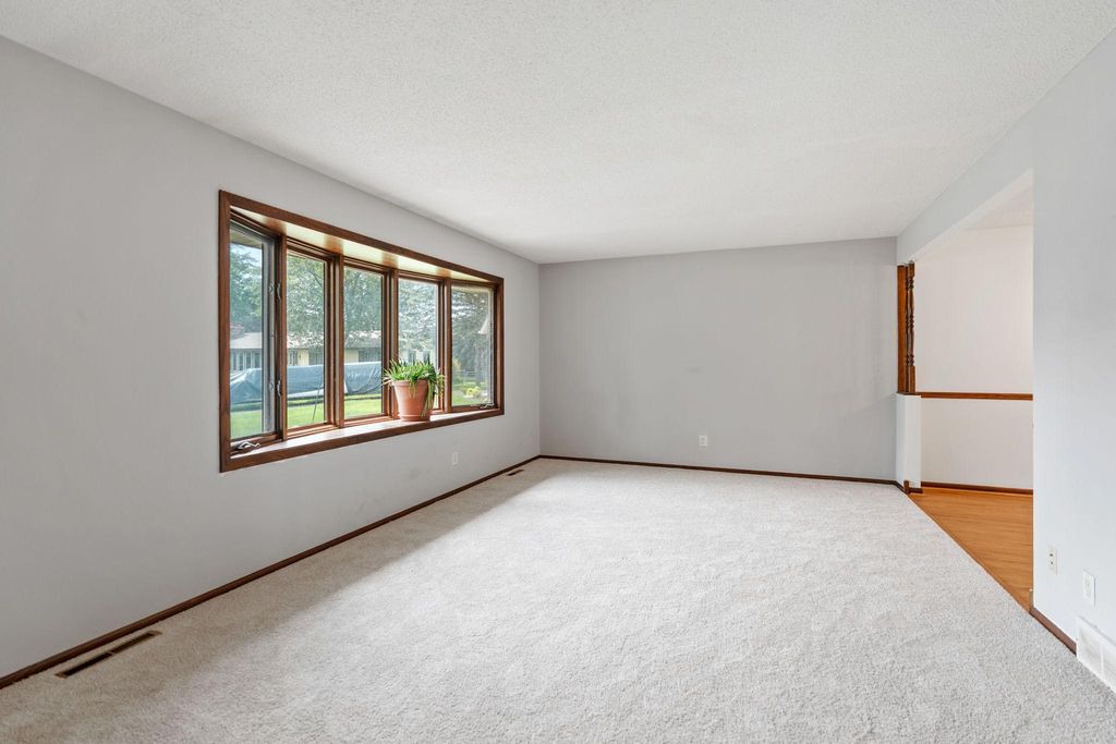 8032 Vincent Circle N, Brooklyn Park, MN 55444 — photo 5