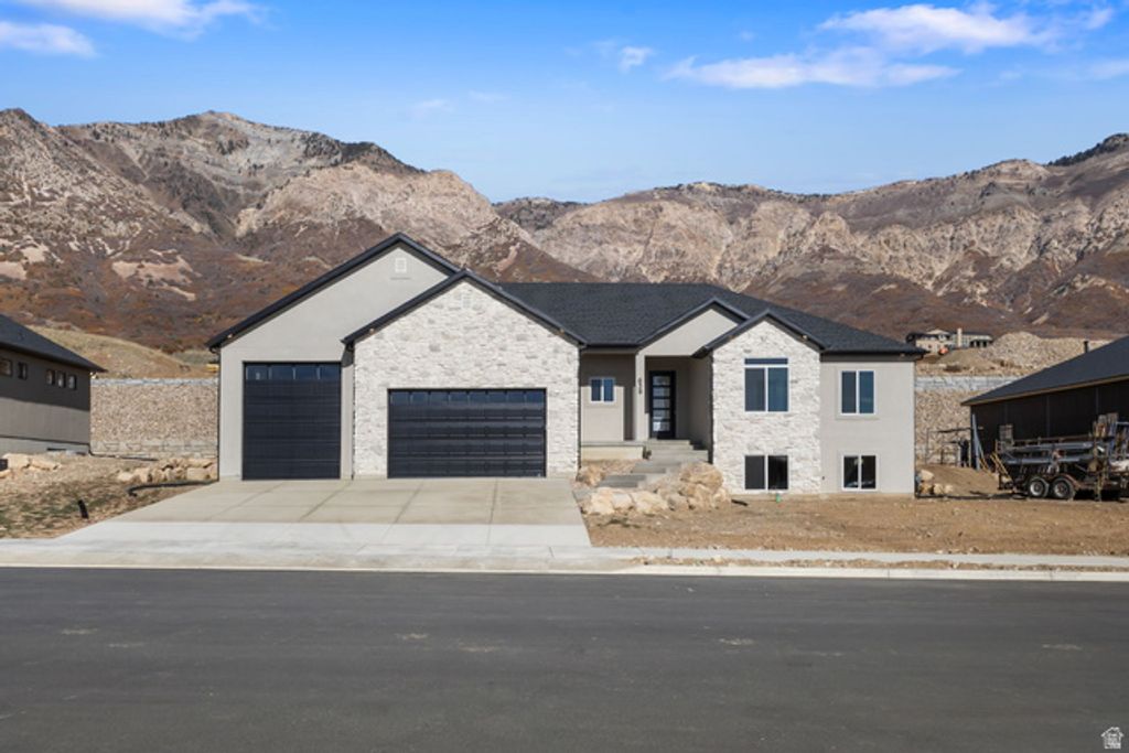 638 E MOUNTAIN RD, North Ogden, UT 84414