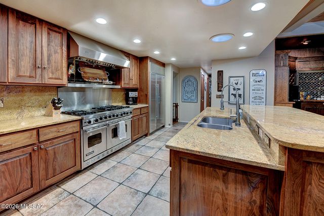 3033 N Pantano Road, Tucson, AZ 85750