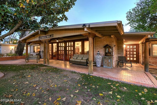 3033 N Pantano Road, Tucson, AZ 85750