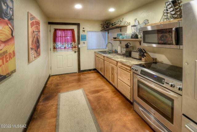 3033 N Pantano Road, Tucson, AZ 85750