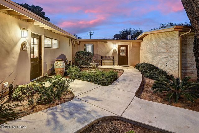 3033 N Pantano Road, Tucson, AZ 85750