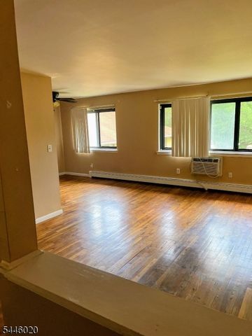 401 Highway22B33U8 H, North Plainfield Boro, NJ 07060