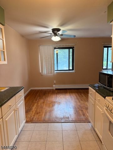 401 Highway22B33U8 H, North Plainfield Boro, NJ 07060