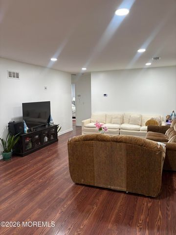 18-6 Augusta Court, Freehold, NJ 07728