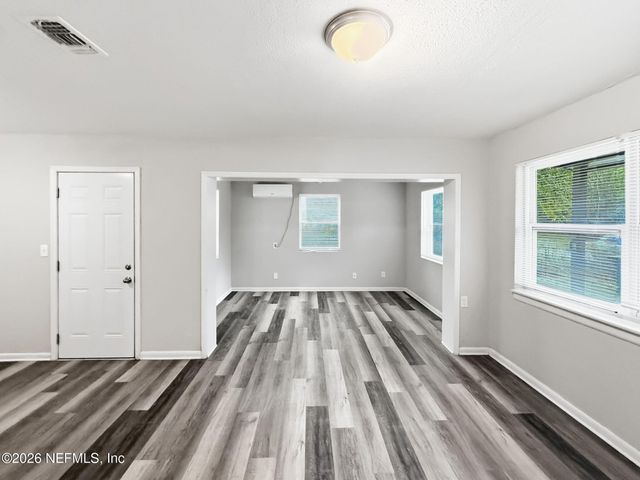 4823 DONNYBROOK Avenue, Jacksonville, FL 32208