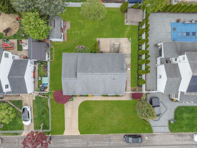 29 Franklin Street, Islip, NY 11751