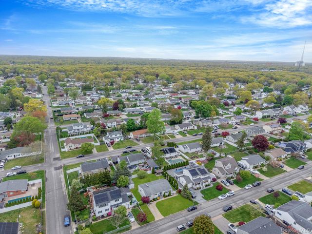 29 Franklin Street, Islip, NY 11751