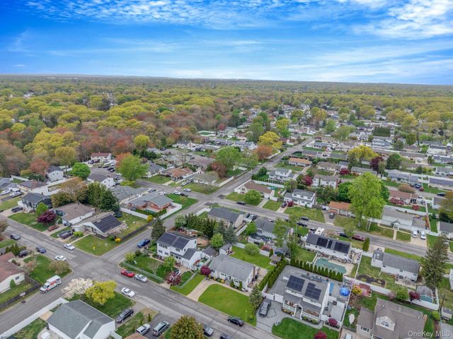 29 Franklin Street, Islip, NY 11751