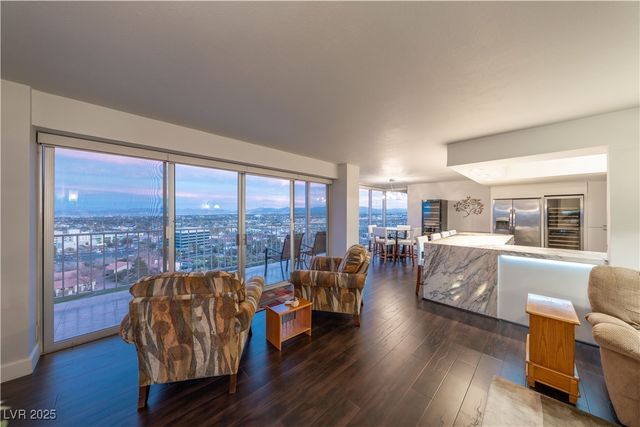 3111 Bel Air Drive 18F, Las Vegas, NV 89109