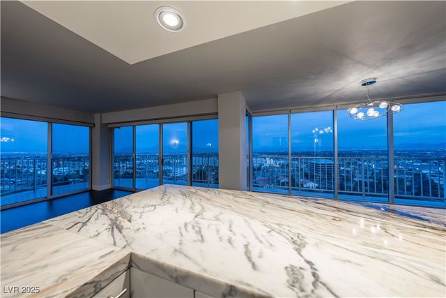 3111 Bel Air Drive 18F, Las Vegas, NV 89109