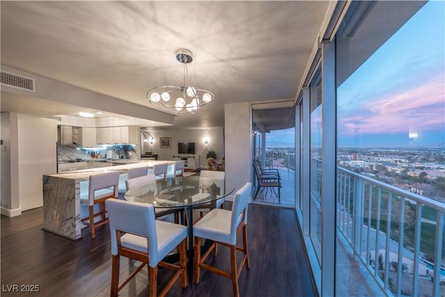 3111 Bel Air Drive 18F, Las Vegas, NV 89109