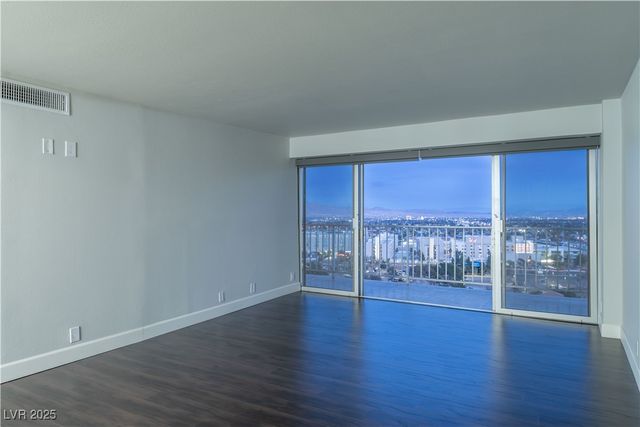 3111 Bel Air Drive 18F, Las Vegas, NV 89109