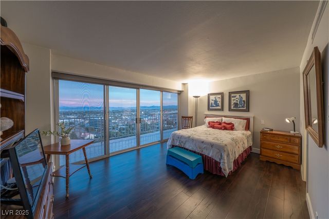 3111 Bel Air Drive 18F, Las Vegas, NV 89109