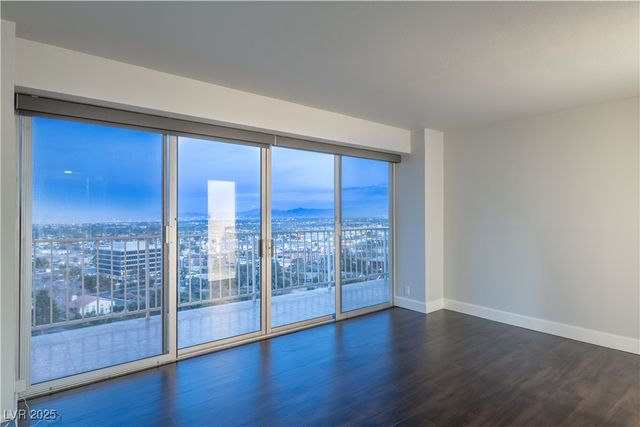 3111 Bel Air Drive 18F, Las Vegas, NV 89109