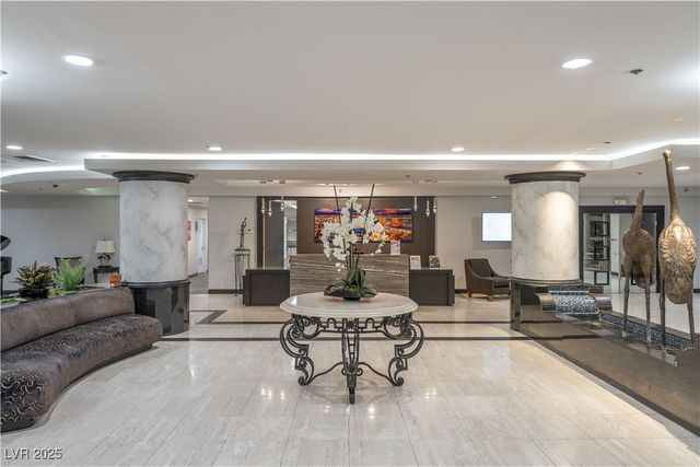 3111 Bel Air Drive 18F, Las Vegas, NV 89109