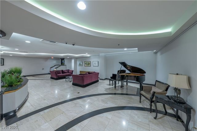 3111 Bel Air Drive 18F, Las Vegas, NV 89109