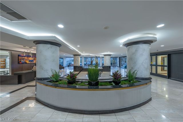 3111 Bel Air Drive 18F, Las Vegas, NV 89109